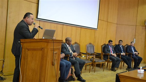 رئيس جامعة الإسكندرية