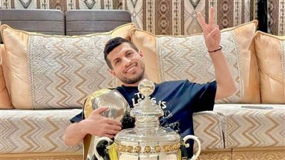 بعد اقتراب التعاقد مع كانتي.. انقسام بين جمهور اتحاد جدة بشأن رحيل طارق حامد