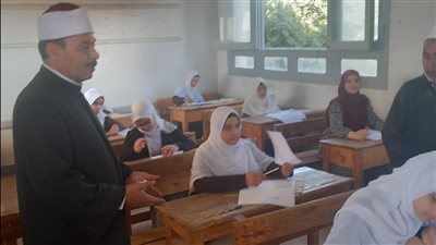 اليوم.. طلاب القسم الأدبي بالشهادة الثانوية الأزهرية بسوهاج يؤدون امتحان البلاغة داخل 53 لجنة