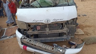 إصابة 13 شخصًا في انقلاب ميكروباص بالطريق الأوسطي بالبدرشين