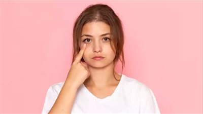 3 طرق طبيعية للتخلص من العيون الغارقة.. تعرف عليها