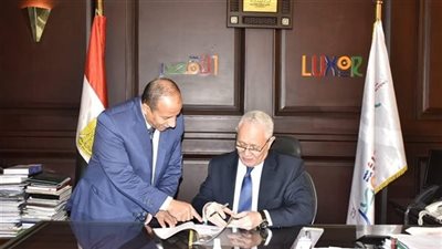 بنسبة 77.4%.. محافظ الأقصر يعتمد نتيجة الشهادة الإعدادية