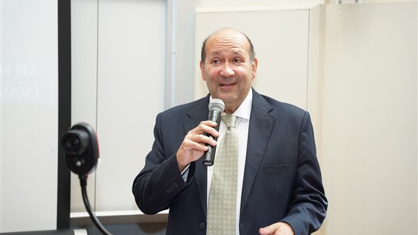 السفير هشام بدر