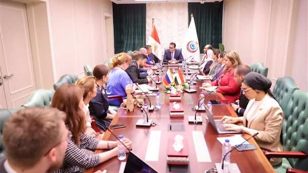 وزير الصحة خلال اجتماعه