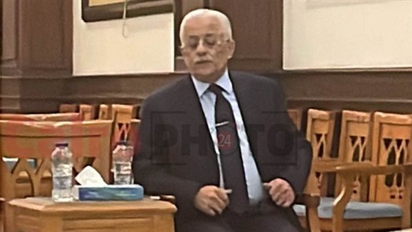 طارق شوقي يقدم واجب