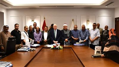 محافظ جنوب سيناء يودع بعثة الحجاج قبل توجههم إلى الأراضي المقدسة