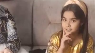 طفلة تبدع في تقليد شخصيات نجوم الفن: بقلد الملكة صفصف ونفسي أقابل مي عمر| بث مباشر 