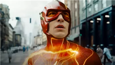 مفاجأة بشأن تفاصيل فيلم The Flash.. ومخرج العمل معجب بـ أداء عزرا ميلر