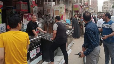 تحرير 117 محضرًا خلال حملة لإزالة الإشغالات في شوارع ملوي بالمنيا