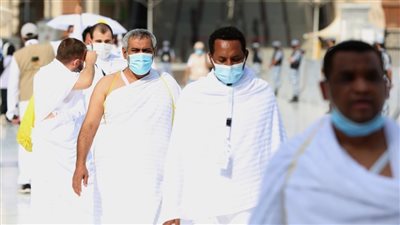 أول رحلة تنطلق غدًا.. تعليمات مهمة من مصر للطيران للحجاج المسافرين | بث مباشر