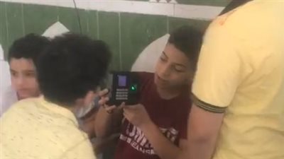 الدخول بالبصمة.. مسابقة لحث الصغار على الصلاة بالمسجد في كفر الشيخ| بث مباشر 