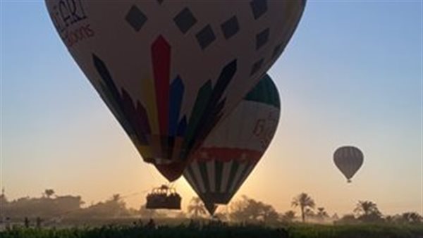 البالون الطائر بالأقصر