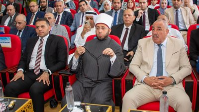 كيف نحمي الطفل في ظل الإتجار بالبشر؟.. تفاصيل مناقشة رسالة دكتوراة لقاضي بارز| صور