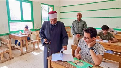  اليوم.. طلاب القسم الأدبي في الثانوية الأزهرية يؤدون امتحان مادة الجغرافيا