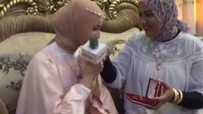 غويشة وخاتم دهب.. أسرة الطالبة ياسمين الأولى على الشهادة الإعدادية بالقليوبية تحتفل بتفوقها | بث مباشر