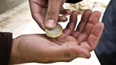 الشيخ أحمد كريمة: المتسول آثم.. والمتصدق عليه مشارك في الذنب