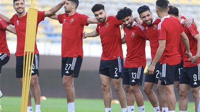 مران بدني خفيف للاعبي الأهلي بفندق الإقامة 