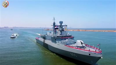 وصول الفرقاطة القهار إلى قاعدة الإسكندرية تمهيدا لانضمامها للقوات البحرية | فيديو