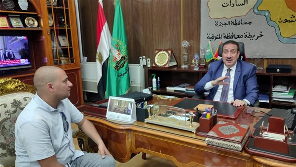 محافظ المنوفية وصحفي