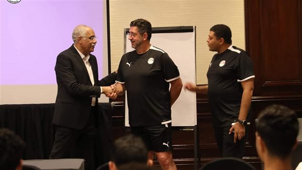 جمال علام يزور معسكر