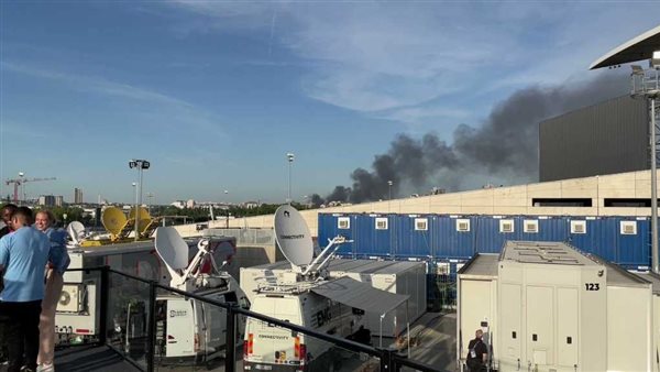 حريق هائل بجوار ملعب