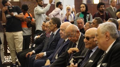 حقوقيون وسياسيون يتقدمون تشييع جثمان الراحل جورج إسحق من كنيسة الكاتدرائية بالعباسية