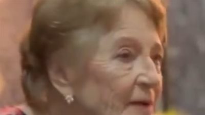 ابنة نجيب الريحاني صاحبة الـ 86 عامًا: بلعب رياضة وسباحة وحاصلة على ميداليات ذهب وفضة | فيديو