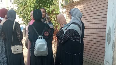  توافد طلاب الثانوية العامة 2023 على لجان امتحان الدين والتربية والوطنية