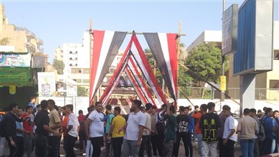 أعلام مصر تزين المشهد في امتحانات الثانوية العامة 2023