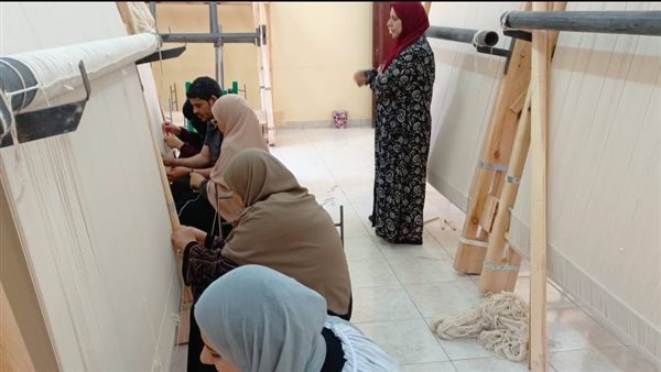 تصنيع السجاد اليدوي