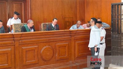 بدء جلسات محاكمة شقيقين قتلا زوجة أحدهما وابنتها برأس غارب| صور