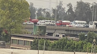  حادث تصادم بين سيارتين أعلى كوبري قها بالقليوبية يوقف حركة المرور|صور