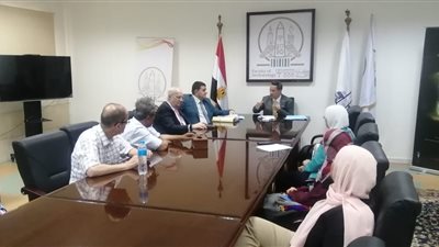 آثار عين شمس تعقد اجتماعًا لمناقشة تعيين المعيدين الجدد بأقسام وبرامج الكلية | صور