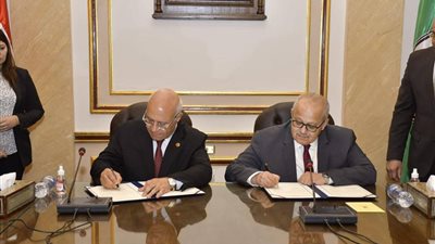 توقيع مذكرتي تفاهم بين جامعات القاهرة وبنها الحكومية والأهلية لتعزيز التعاون المشترك | صور 