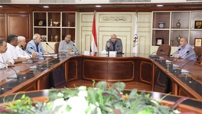 محافظ بني سويف يبحث مع أصحاب محلات الجزارة إقامة شوادر لبيع اللحوم بأسعار مناسبة 