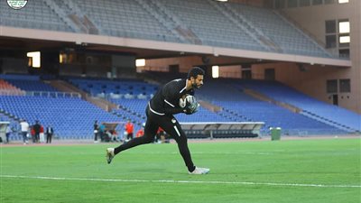 الصفقة تتوقف على دي خيا.. شوبير يكشف مفاجأة كبيرة بشأن رحيل الشناوي عن الأهلي