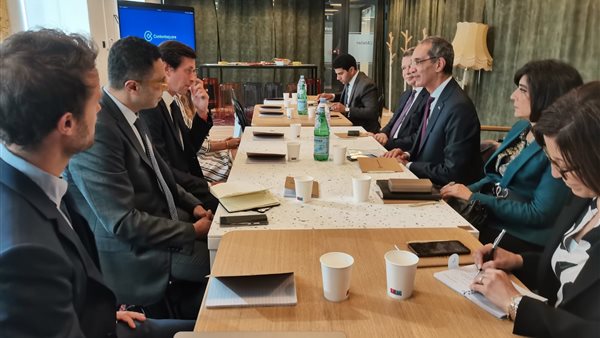 وزير الاتصالات