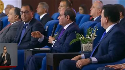 السيسي: محدش بيبني لأجل الناس وينضام.. ده اللي بيشيل شوكة بيأخد حسنة ما بالك باللي بيغير حياة بشر؟