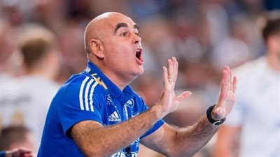 الإسباني باستور يحلل أداء منتخب اليد ببطولة العالم في محاضرة بالمركز الأولمبي