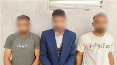 حبس المتهمين بالاعتداء على شخص وسرقة سيارته بالجيزة