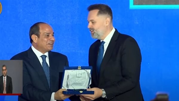 السيسي يكرم اسم محمود