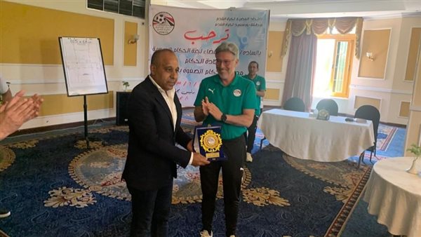 تكريم رئيس منطقة