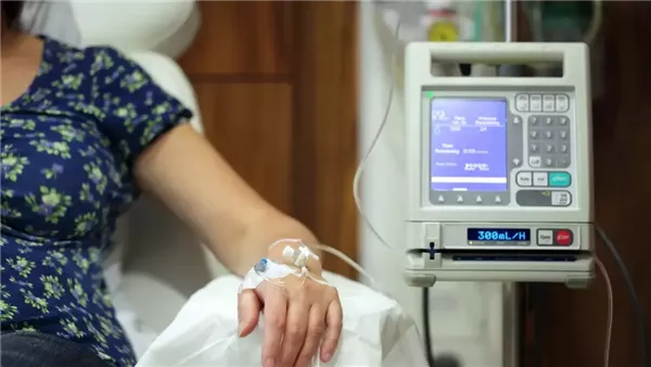 مصابة بالسرطان -