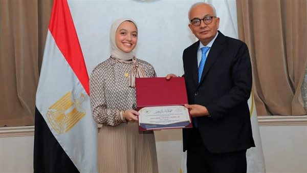 الطالبة حلا محمد