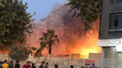 السيطرة على حريق في أرض فضاء بالدقهلية