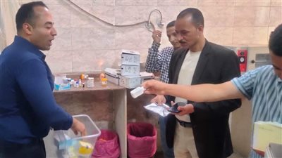 تحرير 10 محاضر ومصادرة مواد كيميائية بمنشآت طبية في بني سويف