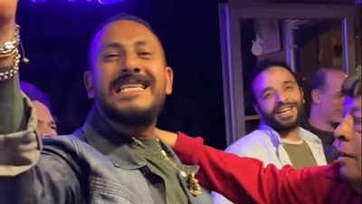 هاني محروس يحتفل بنجاح أغنية سطلانة: كسرت الدنيا