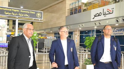 جمال علام يحفز بعثة المنتخب الأولمبي بمطار القاهرة قبل السفر إلى المغرب | صور