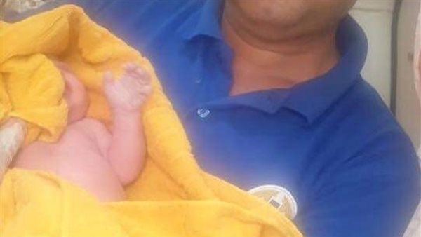 الطفل المولود على