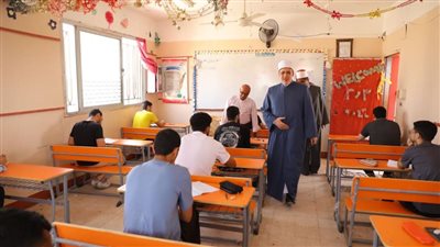 وكيل الأزهر يتفقد لجان الامتحانات بالإسماعيلية.. ويشدد على تهيئة المناخ المناسب والمتابعة اليومية